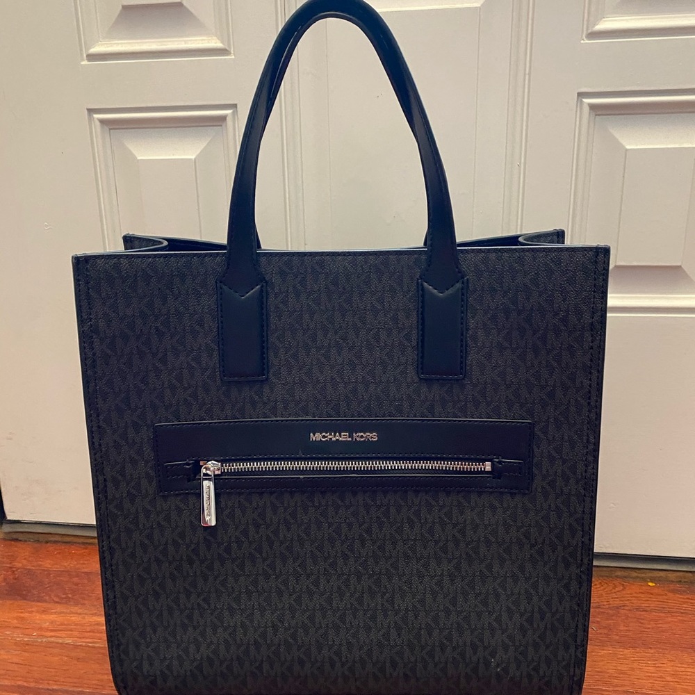 MK Large North/South Tote Leather Crossbody